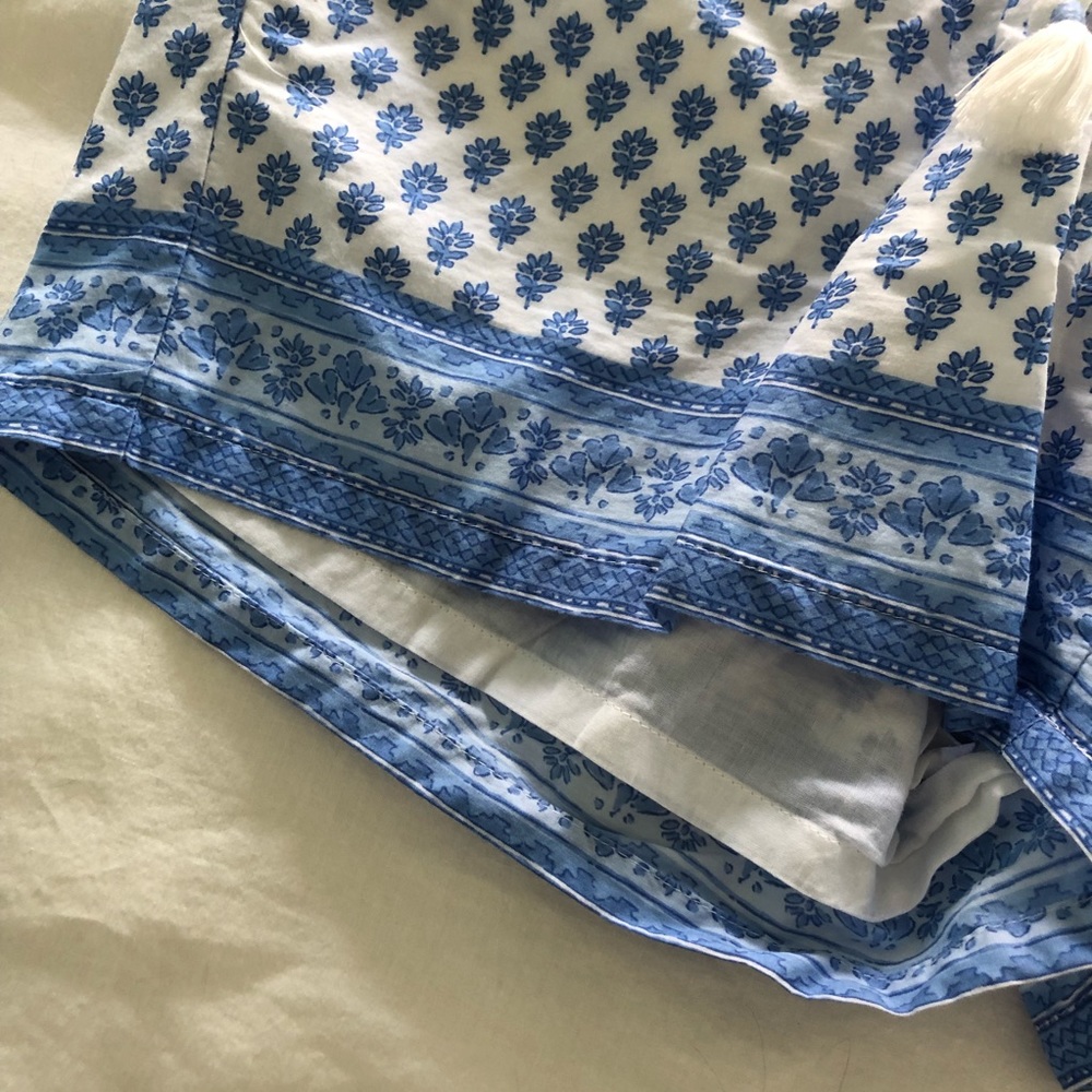 Vineyard Vines pull on short blue/white small - Picture 3 of 6